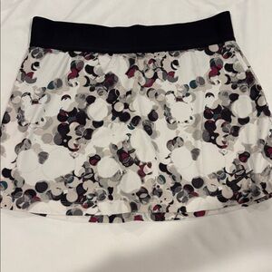Nike black and white geometric circles Skort